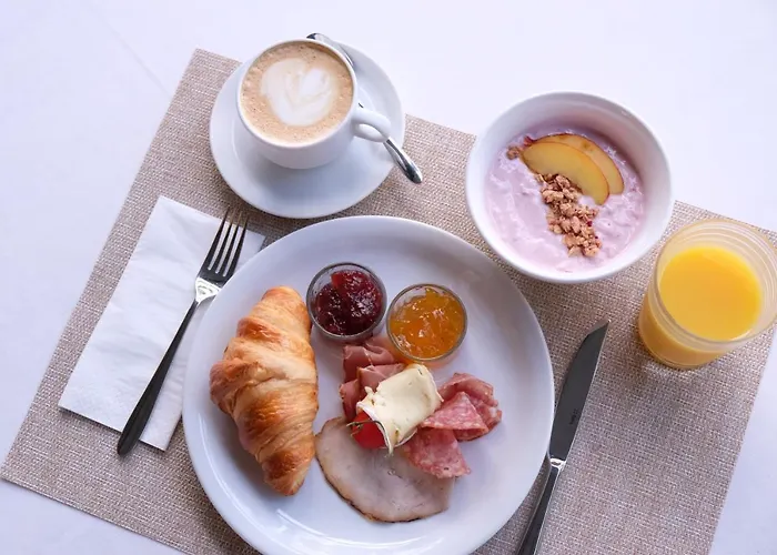 Ξενοδοχείο Polo 3*