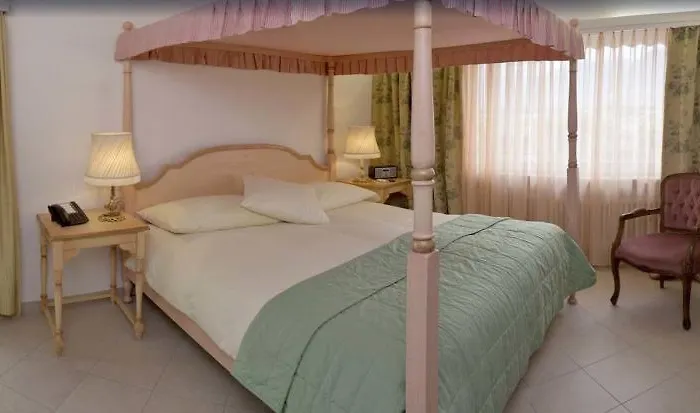 호텔 Polo 아스꼬나