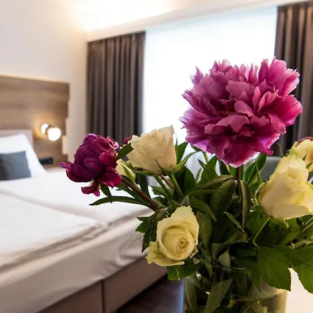 Polo Hotell 3*